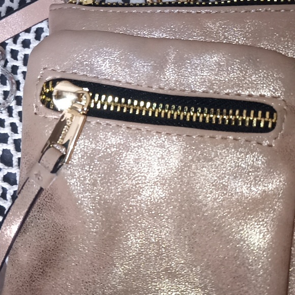 Juicy Couture Rose Gold-Gold Hardware Crossbody Bag Purse - Roomy A Must… - Picture 7 of 8